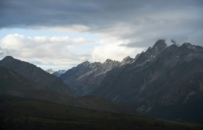 Dark Mountain Clouds Nature wallpaper
