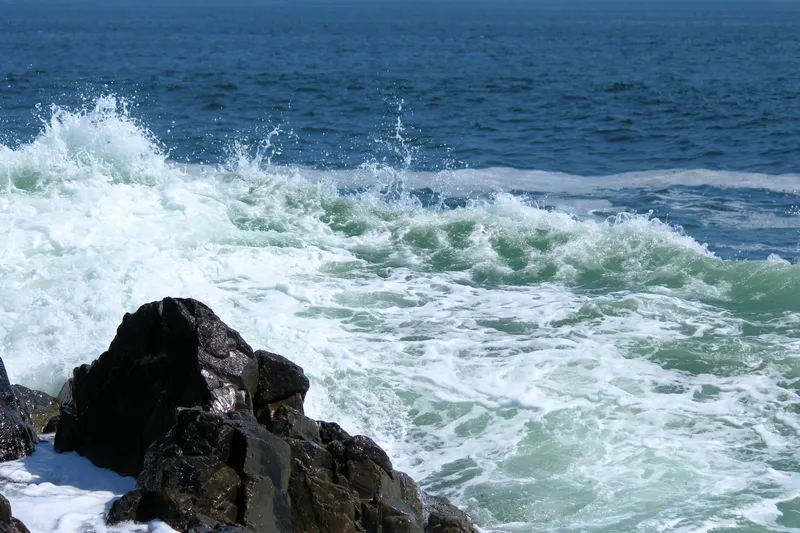 Maine Crashing Ocean Waves Nature wallpaper