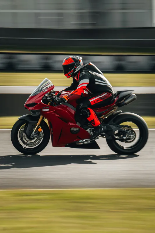 Motorbike Rider 007 Motorcycles wallpaper