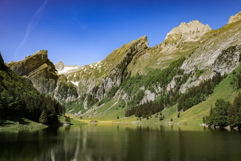 Rocky Mountain Alpine Lake Nature wallpaper